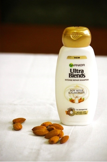 Garnier Ultra Blends Soya Milk and Almonds Shampoo 75 ml