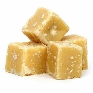 Picture of Fine  Jaggery Square 1Kg  Pouch